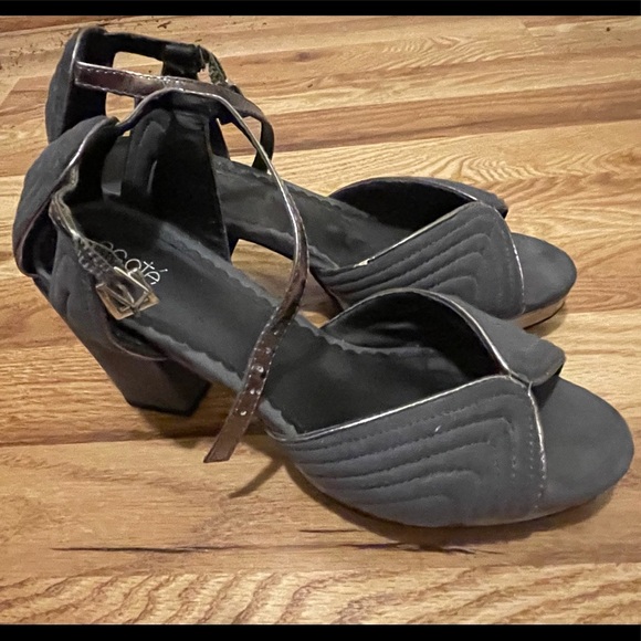 Block heel shoes - Picture 2 of 3